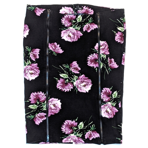 torrid Dresses & Skirts - Torrid Floral Double Zipper Pencil Skirt Size 2X